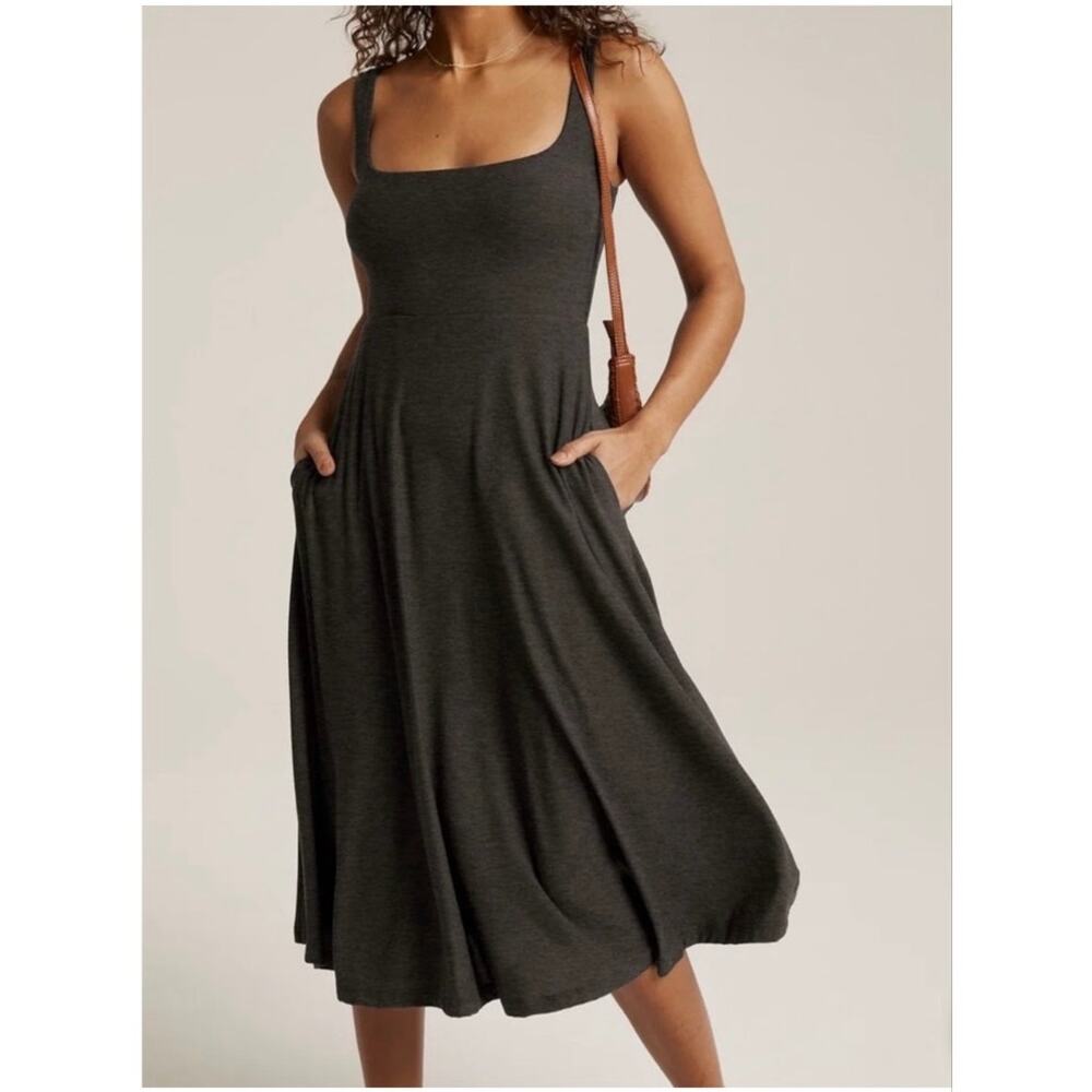 Beyond Yoga Black Featherweight At The Ready Square Neck Dress size Medium